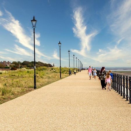 Lytham St Annes, A Spacious, High End, One Bedroomed Apartment 5 Exterior photo